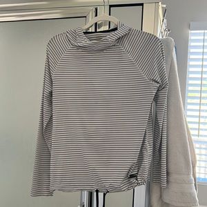 Striped Sketchers light weight pullover hoodie